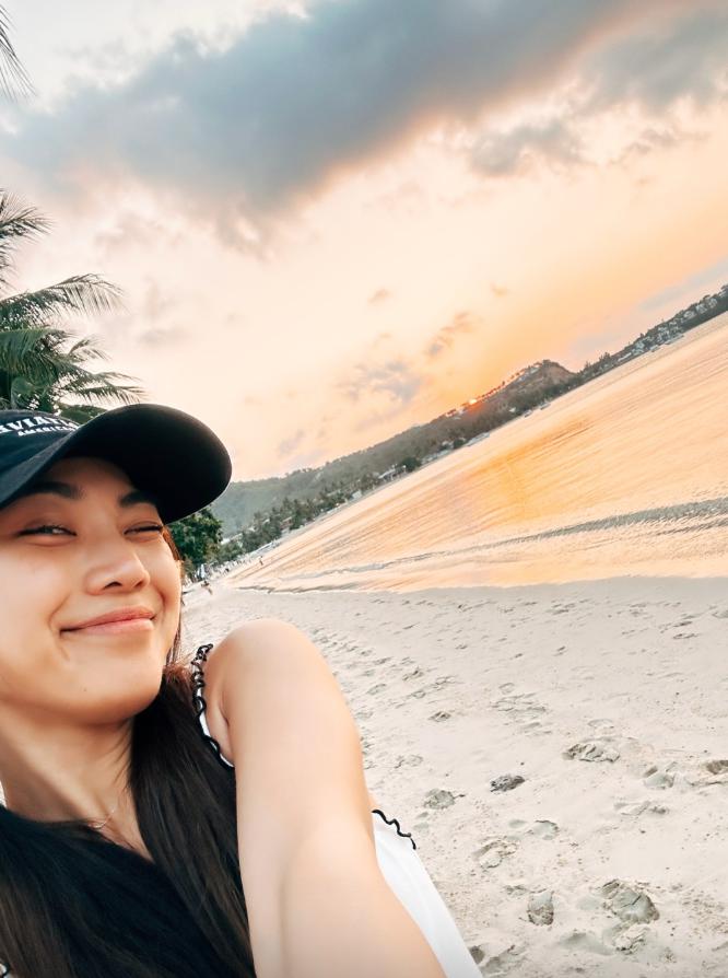 秦沛女儿离巢TVB闯好莱坞,早年抑郁症再复发,家人陪伴走出困境