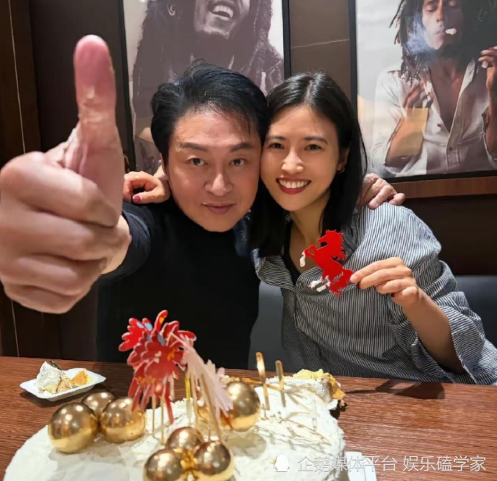 马景涛现任女友直播怒撕前妻!指责其伪装人设,抚养费争议再升级