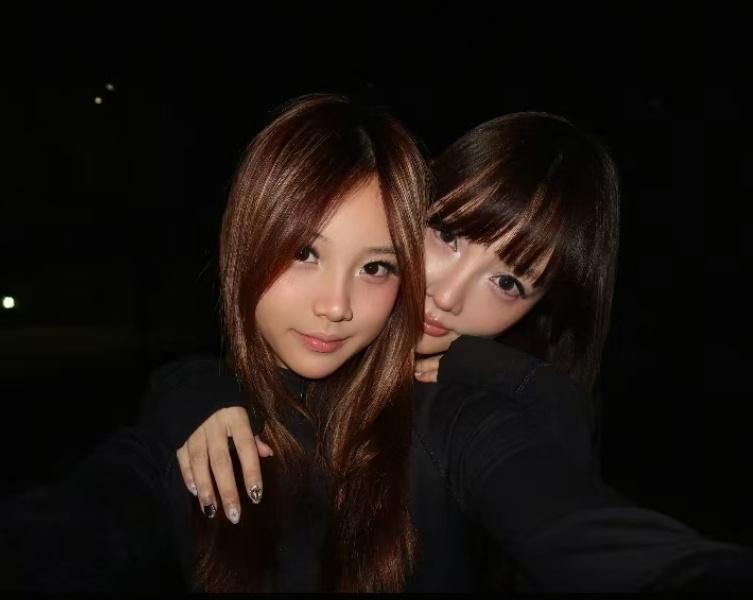 李小璐晒与女儿合照，13岁甜馨身高超妈妈，染发浓妆美的太惊艳