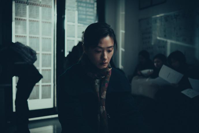 万茜回应0片酬支持新人导演：自身经历愿意为别人撑伞