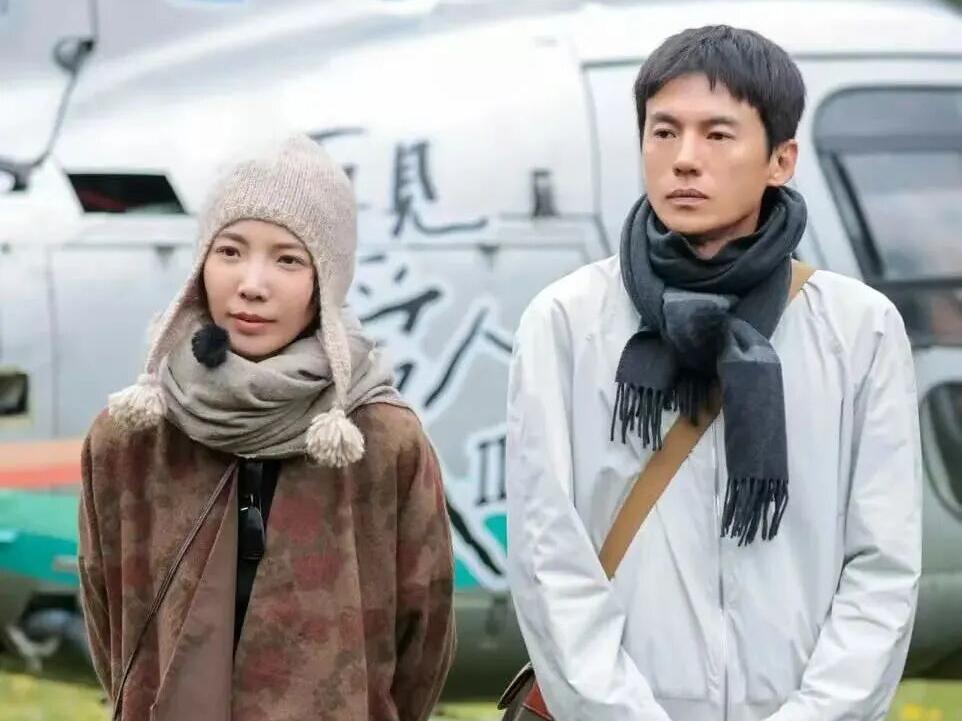 带着女儿跟小三私会,小三发果照挑衅?!“对不起,我出轨了,我退圈”