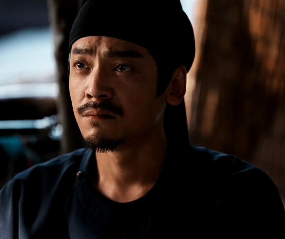 新片首日票房仅24万，杜琪峰都带不动，这位“资源咖”藏不住了