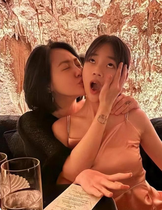 小S女儿被酸不读书想嫁豪门,14岁许老三霸气回怼:我们就是豪门