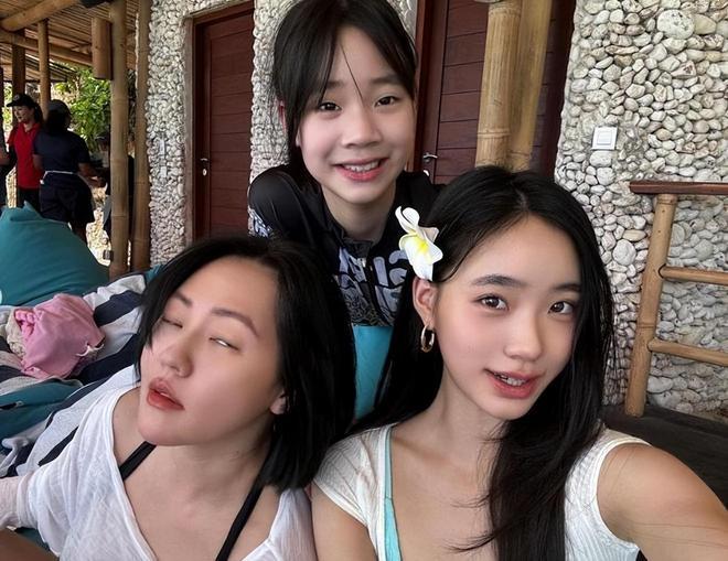 小S女儿被酸不读书想嫁豪门,14岁许老三霸气回怼:我们就是豪门