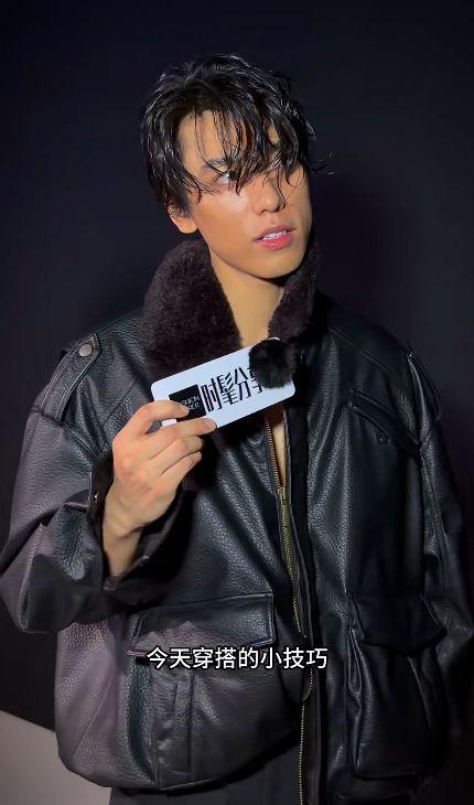 上海这天,赵露思身材傲人,被张萌吓一跳,满头银发的雪姨赢麻了