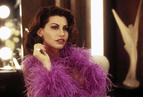 好莱坞知名性感女星曾拒离谱拍片要求：裸露上身