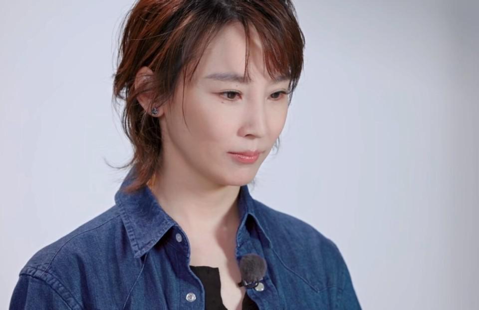 这届《浪姐》还没开播,女星们的一通电话撕开了娱乐圈的遮羞布