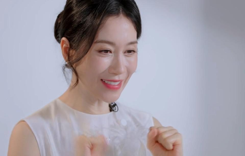 这届《浪姐》还没开播,女星们的一通电话撕开了娱乐圈的遮羞布