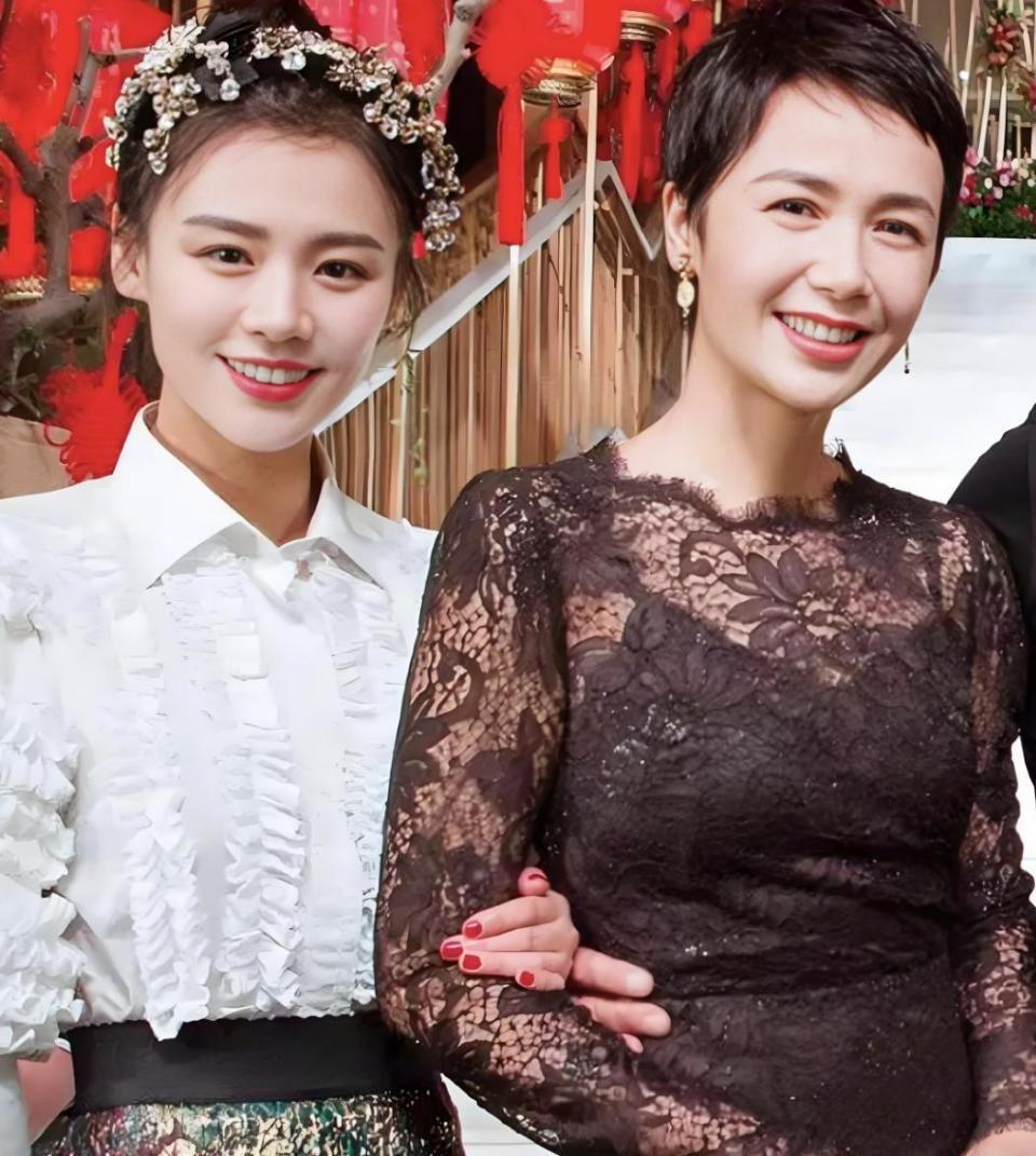 “外甥像舅,侄女像姑”的俗语,在谢振轩和窦靖童身上具象化了