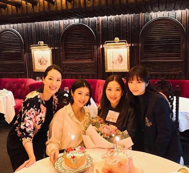 前TVB花旦获富贵闺蜜团提前庆祝45岁生日，成功跻身香港上流圈