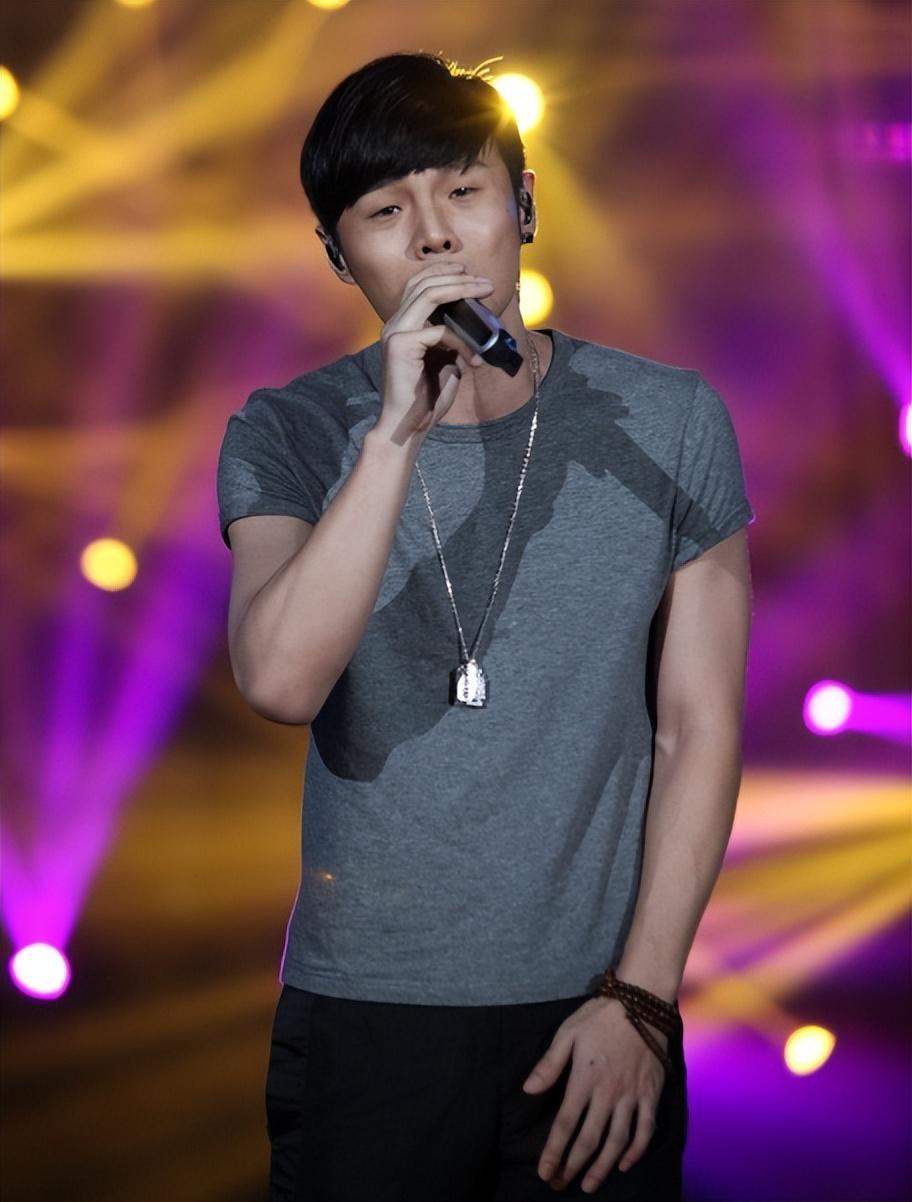 也许，被“羞辱”才是李荣浩开撕单依纯的真正原因