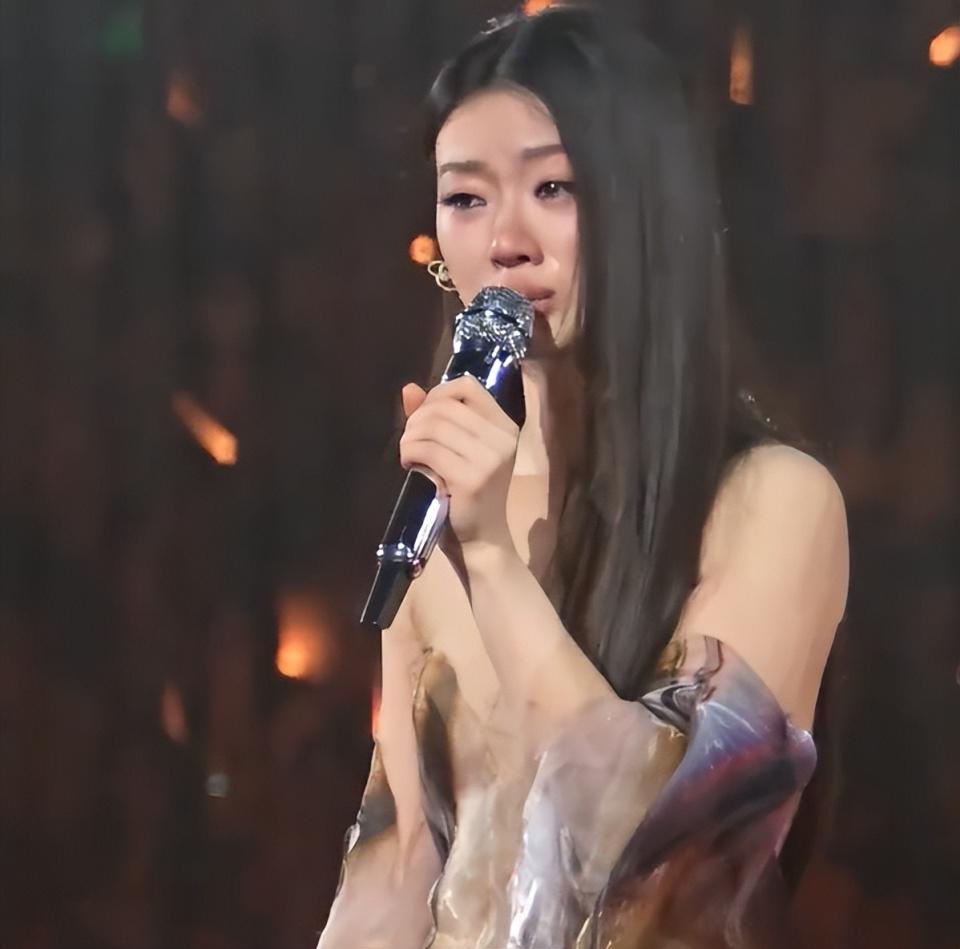 也许，被“羞辱”才是李荣浩开撕单依纯的真正原因