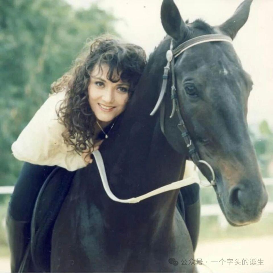 紫衫龙王 | 香港艺人施明离世