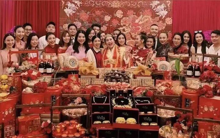 当年被嘲配不上何超盈，如今成豪门女婿天花板，辛奇隆凭什么？