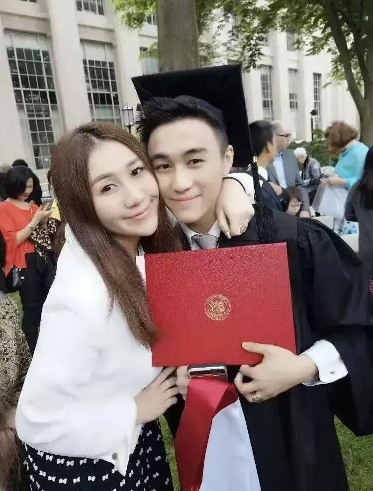 当年被嘲配不上何超盈，如今成豪门女婿天花板，辛奇隆凭什么？