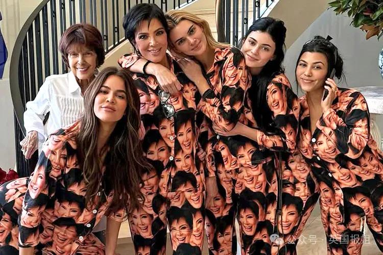 卡戴珊70岁母亲爆红成中国“财神奶”？被网友P成锦鲤求财运，本人回应