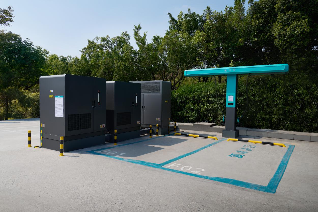 第二代刀片电池上车 比亚迪闪充技术发布 单枪1500kW