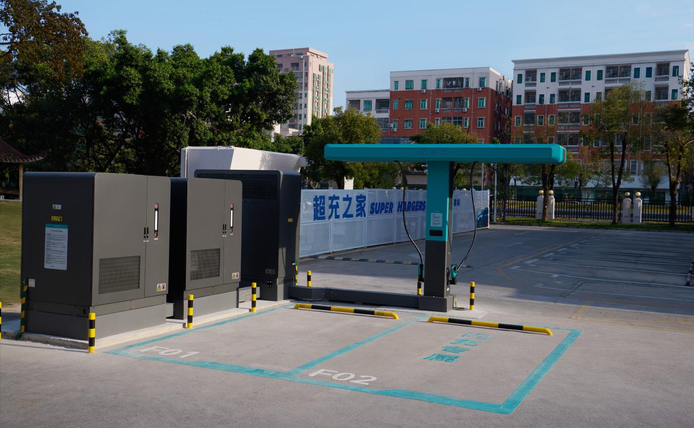 第二代刀片电池上车 比亚迪闪充技术发布 单枪1500kW