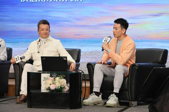 78岁TVB老戏骨与爱子以朋友模式相处，自爆曾因打过儿子内疚一辈子