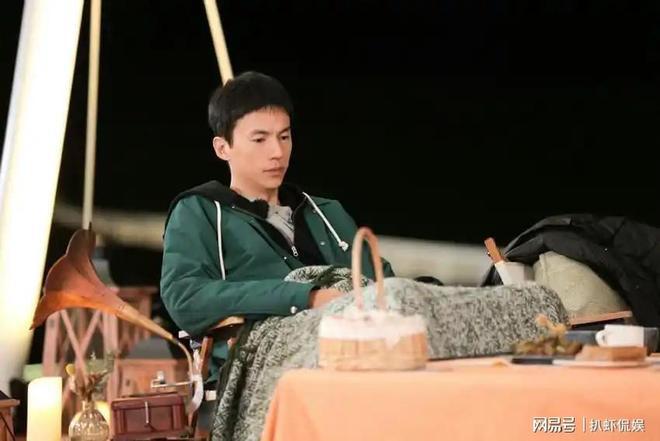 宋宁峰为出轨道歉：我将无限期暂停演艺工作，会找专业心理医生