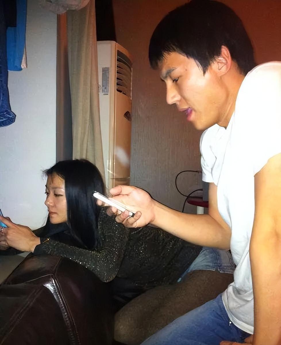 高原表弟、周迅前任、齐溪前夫…出道23年后，宋宁峰解锁新身份