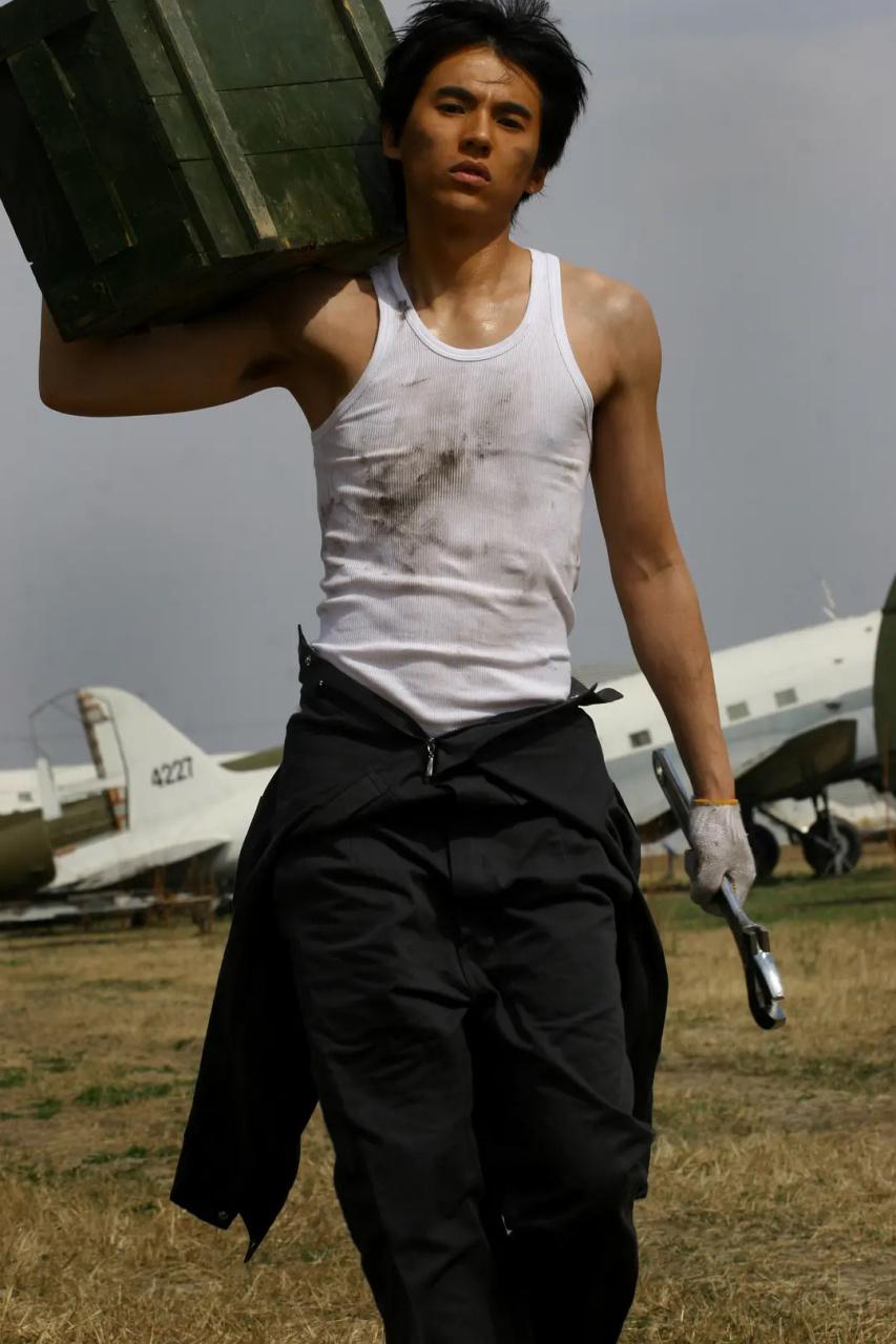 高原表弟、周迅前任、齐溪前夫…出道23年后，宋宁峰解锁新身份