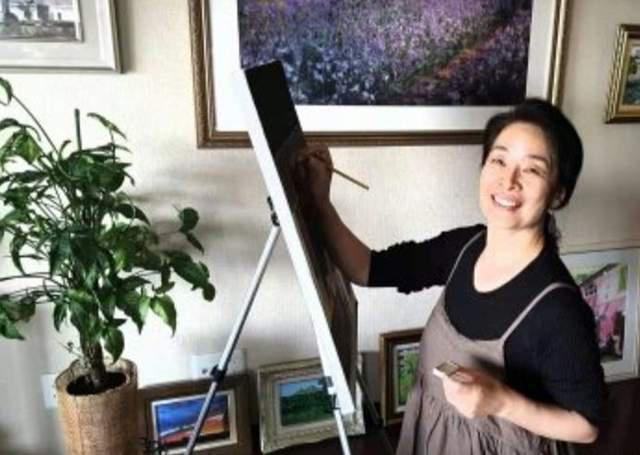 67岁顾艳宣布儿子结婚，晒儿子儿媳照片，谈婆媳相处被夸好婆婆