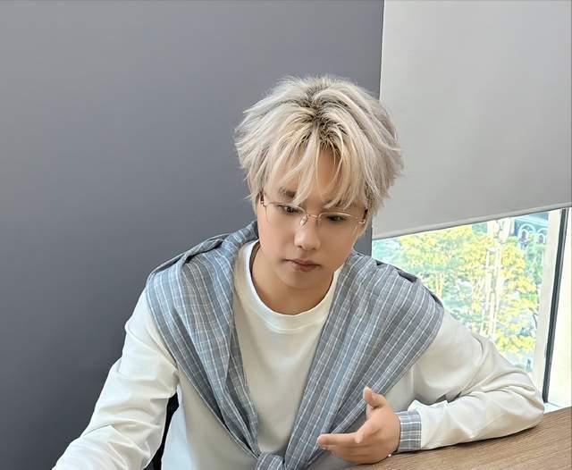 何洁口中“养活全公司”的《跳楼机》,原唱利比却一毛钱没拿到