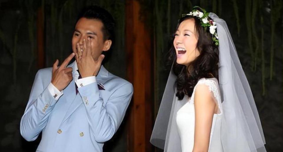 王传君一家三亚度假，齐溪身材发福素颜出街，前夫宋宁峰却在发道歉声明