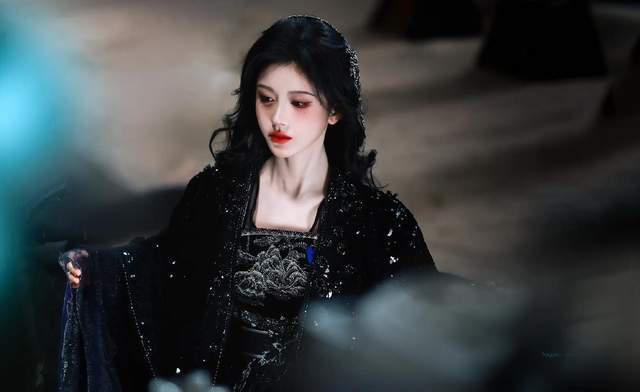 鞠婧祎工作室,给内娱明星上了一堂“职场生存课”