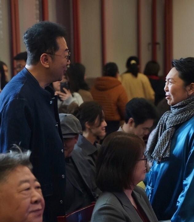 谁说两女同框必有一输？国话发布会，宋佳万茜同框我都不知道看谁