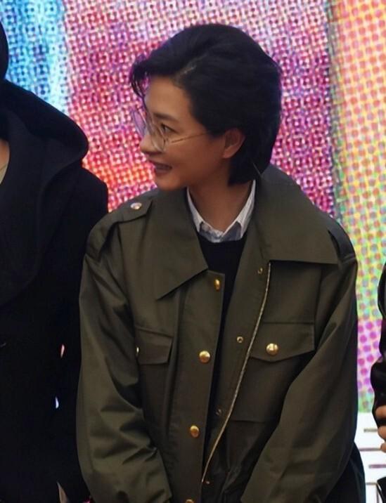 谁说两女同框必有一输？国话发布会，宋佳万茜同框我都不知道看谁