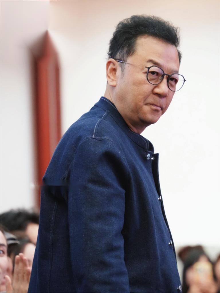 谁说两女同框必有一输？国话发布会，宋佳万茜同框我都不知道看谁