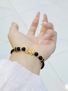 戴风水饰品有用吗?女
