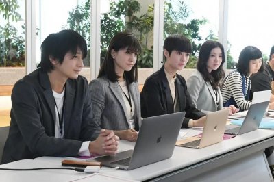 “粉丝百万还在假装素人”，专演“职场菜鸟”的网红快给打工人气饱了