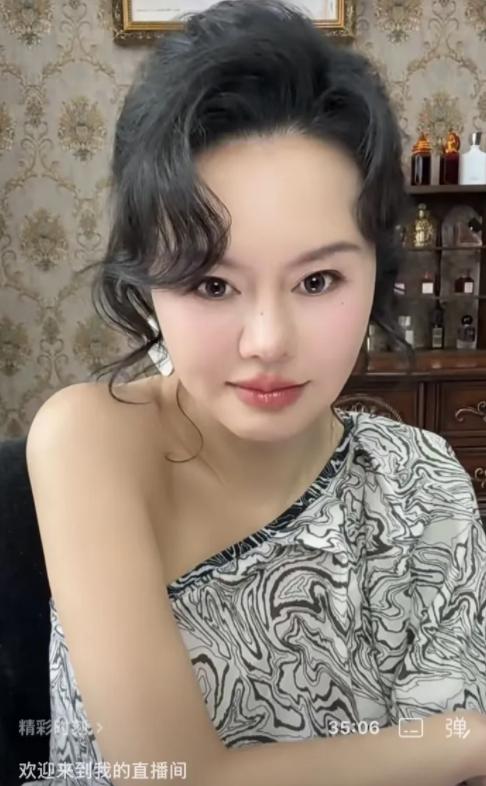 被全网封杀的周媛偷偷复出，已进行两场直播卖课，相关部门正面回应