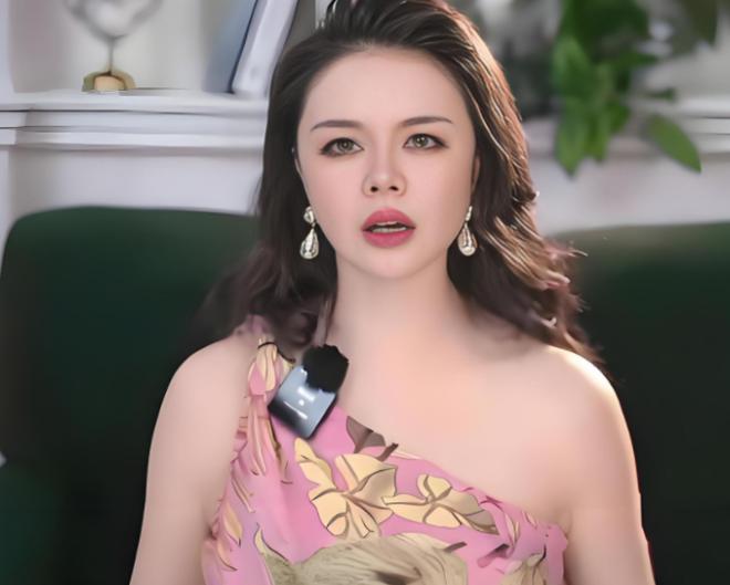 被全网封杀的周媛偷偷复出，已进行两场直播卖课，相关部门正面回应