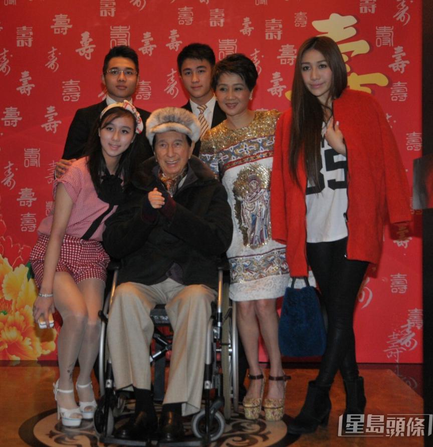 赌王千金何超欣自曝是“颜控”，私下竟靠《甄嬛传》学普通话