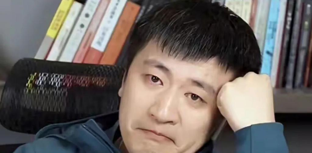张雪峰走后第七天，他妈妈的一张照片，看哭全网