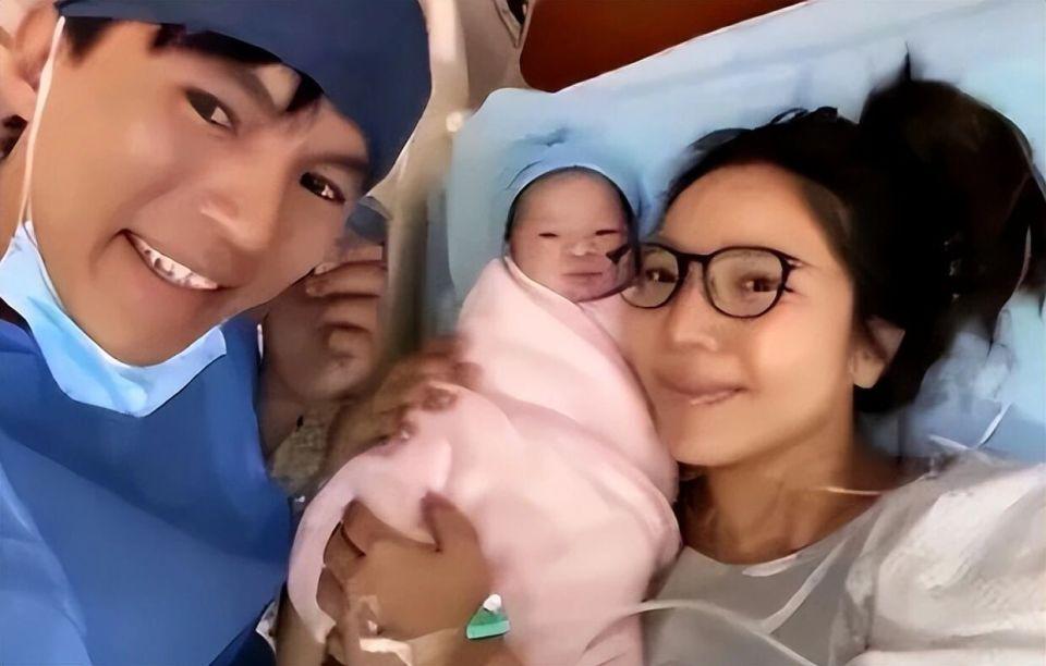 带着女儿出轨、300块都掏不出！“老实人”宋宁峰，让网友开眼了