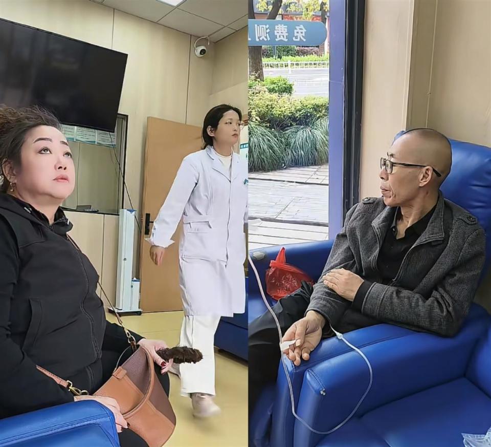 只隔20天张云鹏紧急回国 ，此事引网友非议 ，父亲继母堂哥北京接机