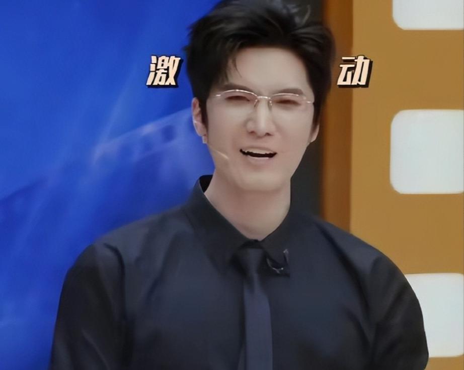 男星综艺下跪“求爱”刘晓庆，刘晓庆被吓懵，两人年龄相差44岁