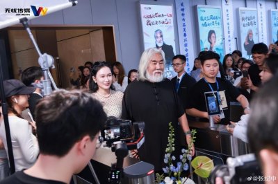 张纪中吐槽妻子比较强势，“嘴上说不爱管，实际上非管不可”
