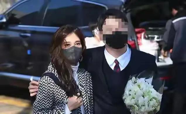 三星家族结清12万亿遗产税！兄妹3人与母砸锅卖铁硬扛，都想为各家共7娃争“王位”？