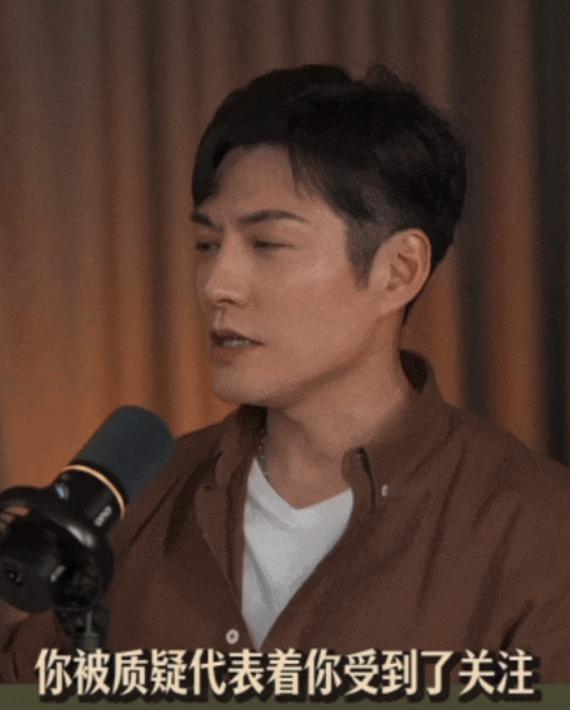 严屹宽力挺张凌赫：被骂“粉底液将军”，未必是坏事