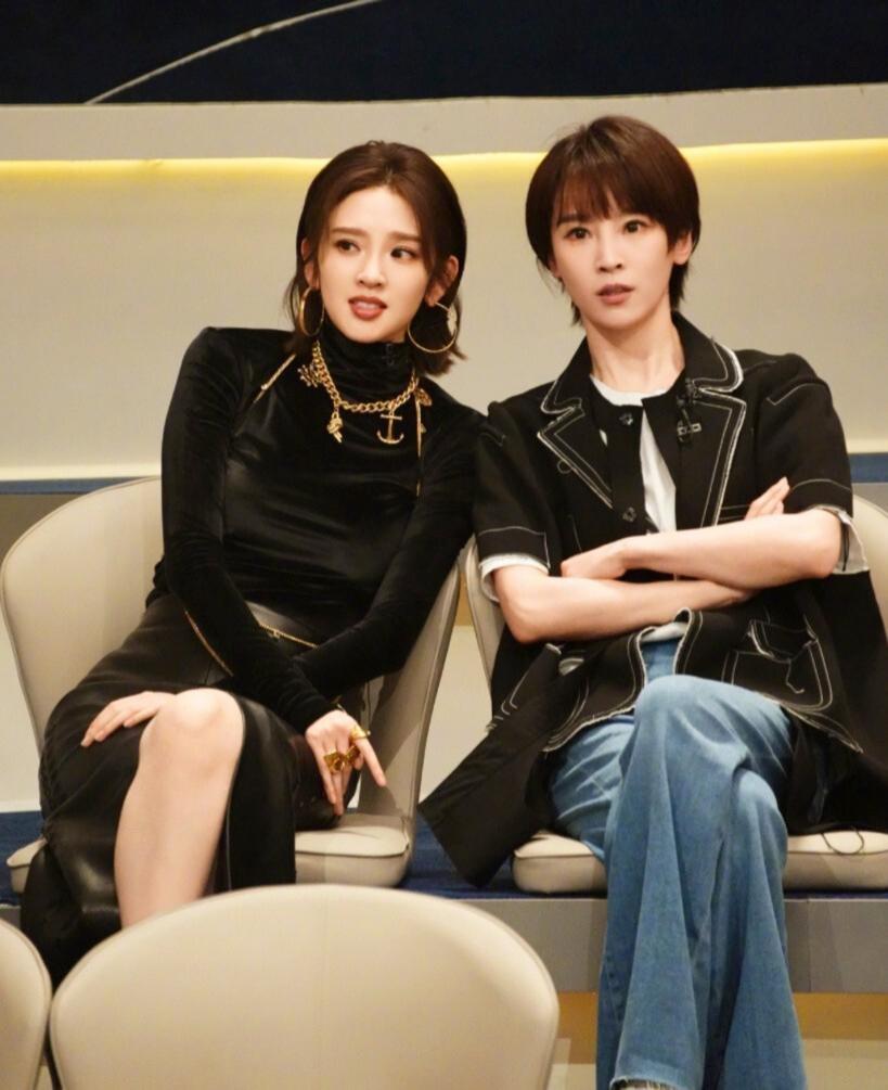 《浪姐7》孙怡疑似选人秀美腿，王濛反应太真实，装都懒得装？