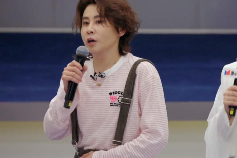 《浪姐7》孙怡疑似选人秀美腿，王濛反应太真实，装都懒得装？