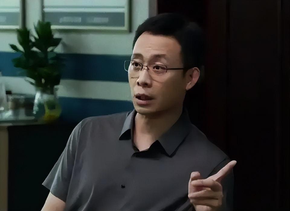 陈思诚又出手了，开辟“刑侦”新赛道，请来张译李雪健，处处透着他的精明