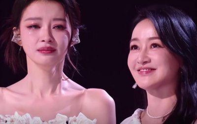 一场演唱会彻底印证谢娜真实处境，原来为她撑腰的，不止张杰