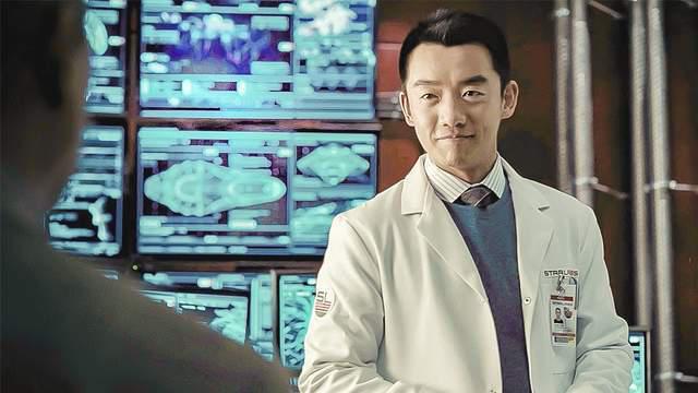《跑男》初代团聚餐，baby站C位，可惜他们三未到场